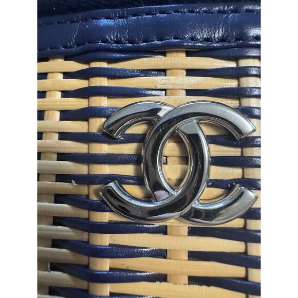 Authenticated Chanel Vanity Wicker Bag – Excellent Condition Rare Navy Blue - Picture 10 of 11